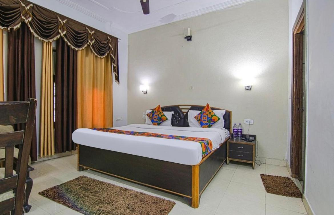 The For You Hotel & Restaurant Rishikesh Exterior photo